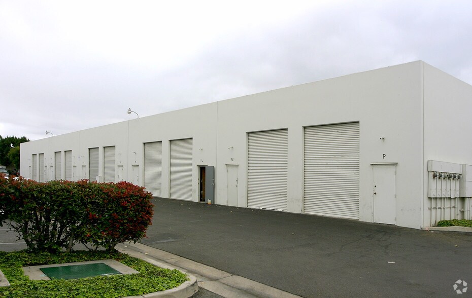 4071 E La Palma Ave, Anaheim, CA à louer - Photo de l’immeuble – Image 3 sur 3