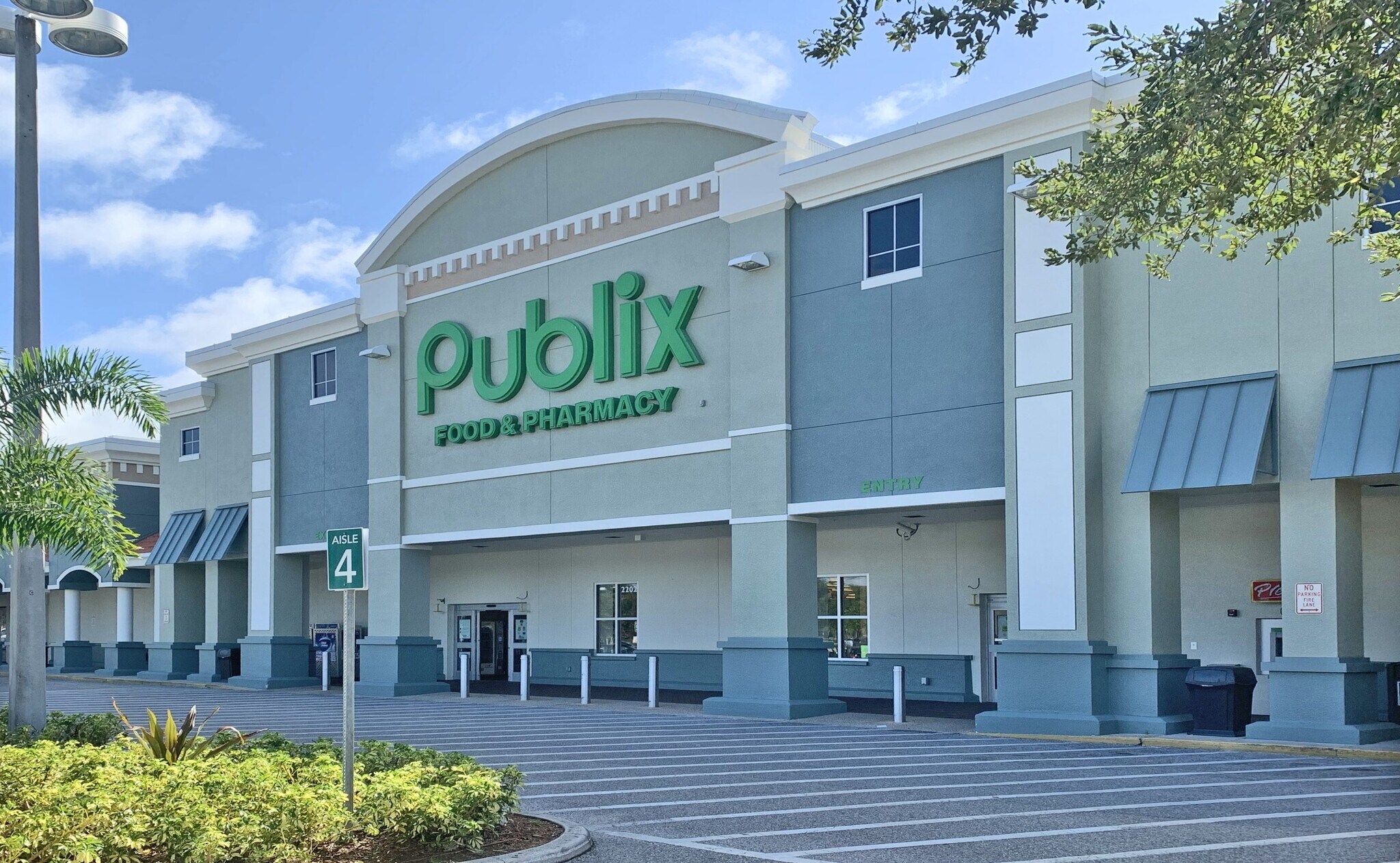 2202 James Redman Pky, Plant City, FL à louer Photo de l’immeuble– Image 1 sur 6