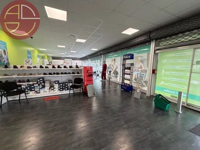 Local d’activités dans Muret à louer Photo de l’immeuble– Image 1 sur 7