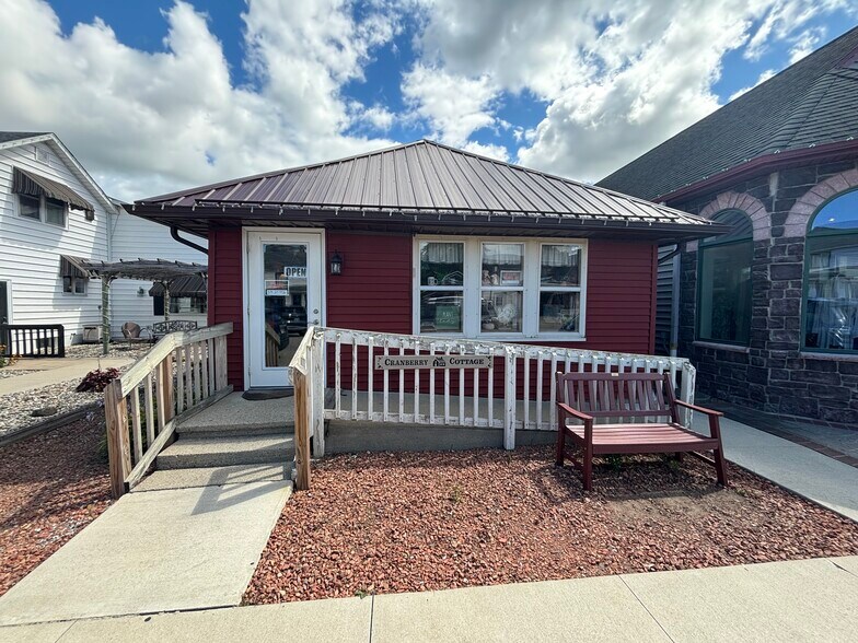 135 Harrison St st, Shipshewana, IN à vendre - Photo principale – Image 1 sur 10