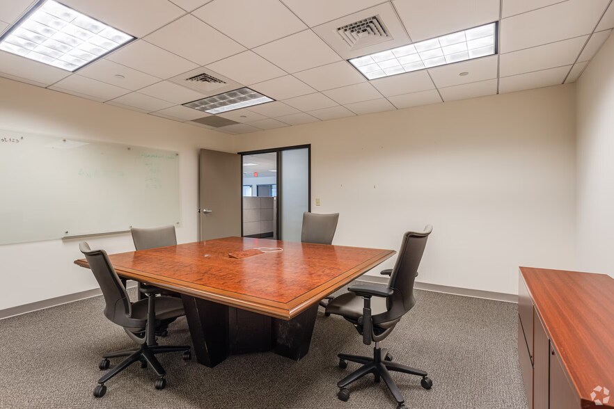 2 Granite Ave, Milton, MA à louer - Photo de l’immeuble – Image 3 sur 16