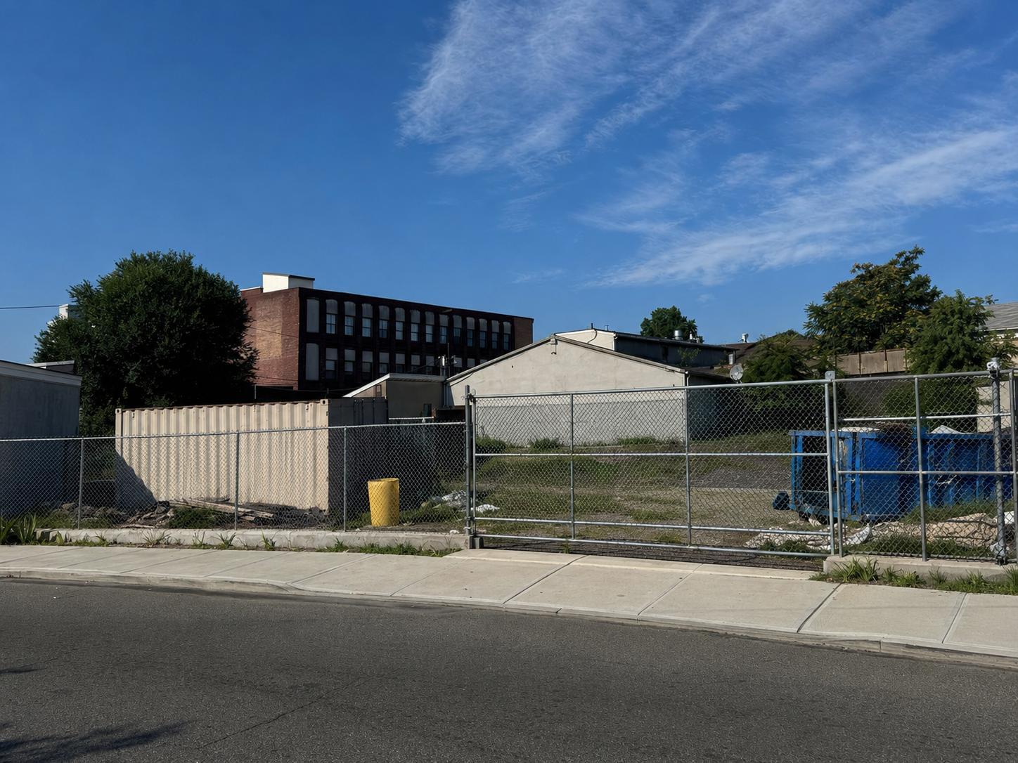 562 E 18th St, Paterson, NJ à louer Photo principale– Image 1 sur 10