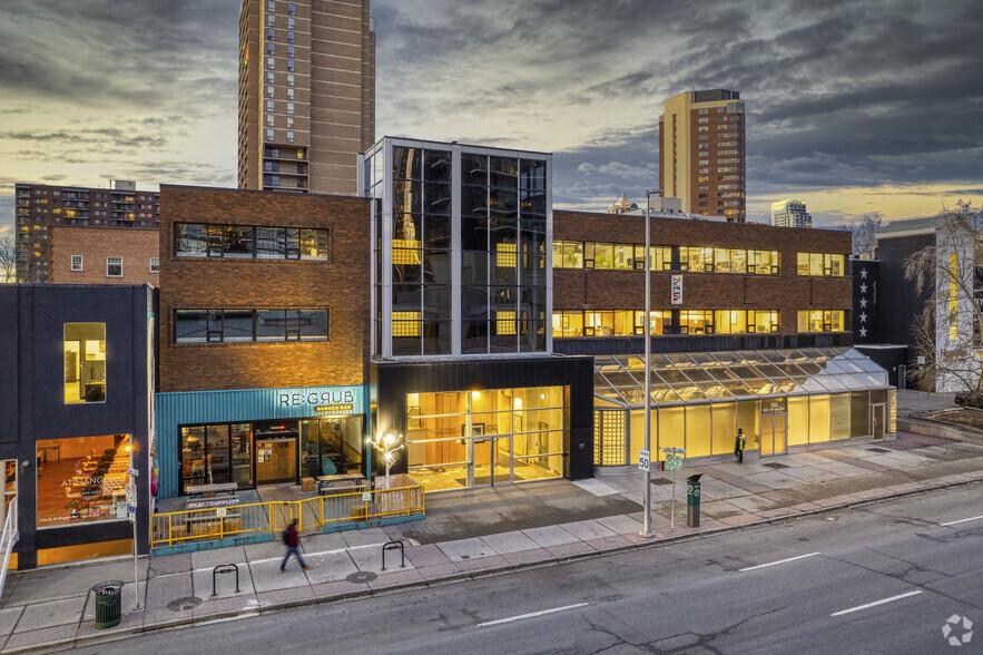625 11th Ave SW, Calgary, AB à louer - Photo de l’immeuble – Image 1 sur 14