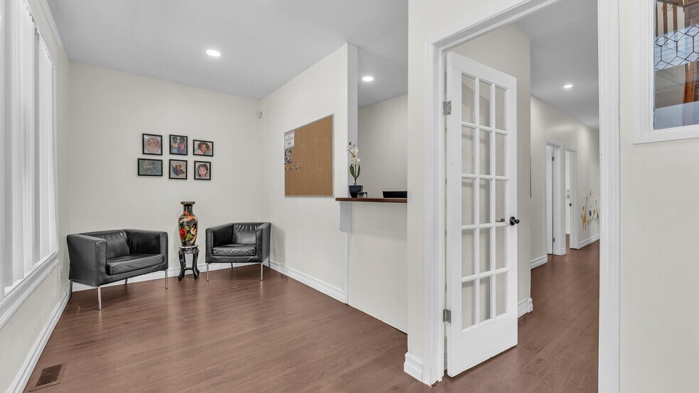512 Oxford St E, London, ON à vendre - Photo intérieure – Image 2 sur 10