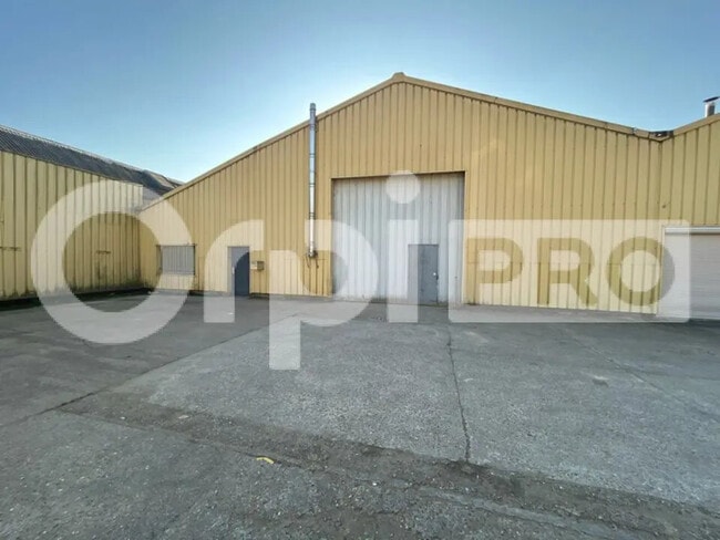 Plus de détails pour Local d'activités à louer