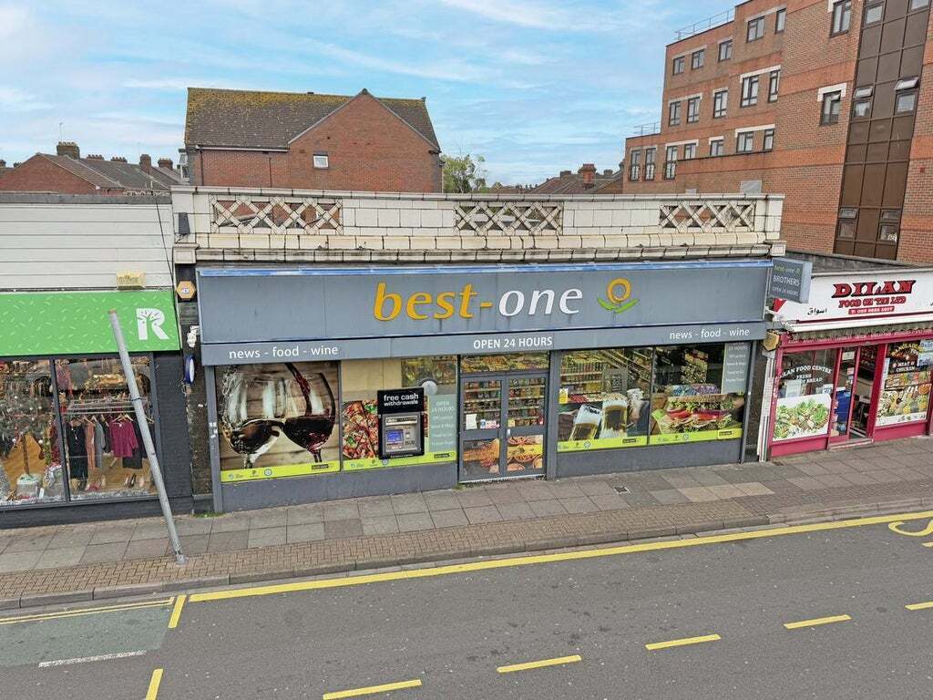 140-144 Fratton Rd, Portsmouth à louer Photo de l’immeuble– Image 1 sur 10