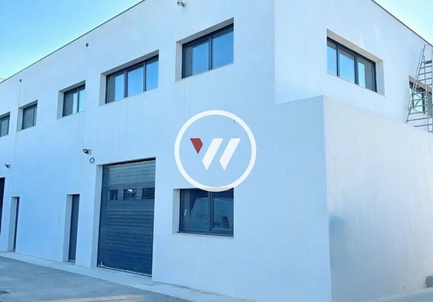 Local d'activités dans Les Pennes-Mirabeau à vendre - Photo de l’immeuble – Image 2 sur 4