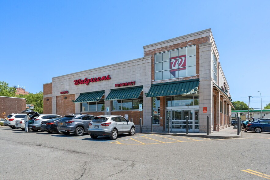 7315 Kissena Blvd, Flushing, NY à vendre - Photo de l’immeuble – Image 3 sur 7