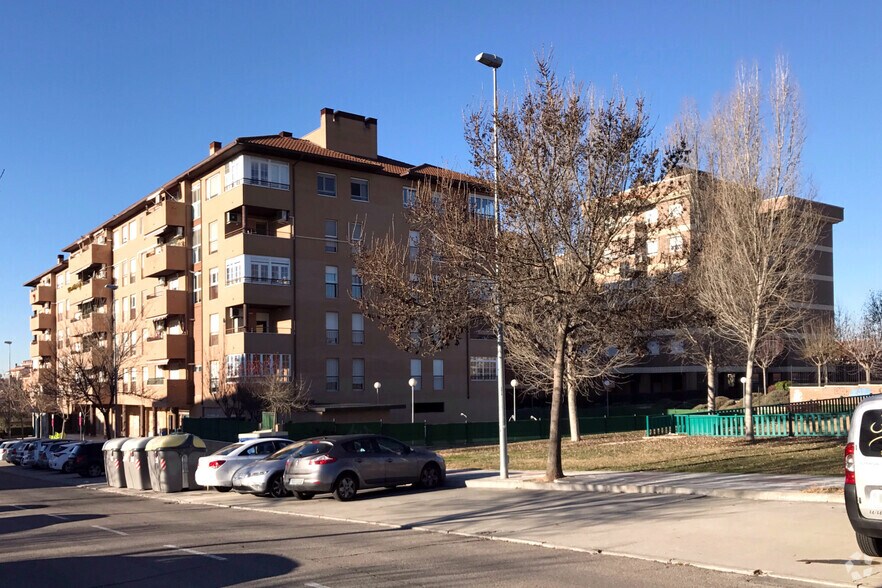 Immeuble residentiel dans Humanes de Madrid, Madrid à vendre - Photo de l’immeuble – Image 3 sur 4