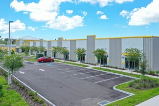 Plus de détails pour 3617 Commercial Way, Spring Hill, FL - Local d'activités à louer