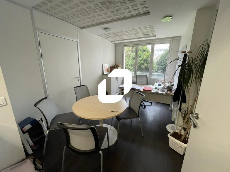 Bureau dans Lille à louer - Photo de l’immeuble – Image 3 sur 6