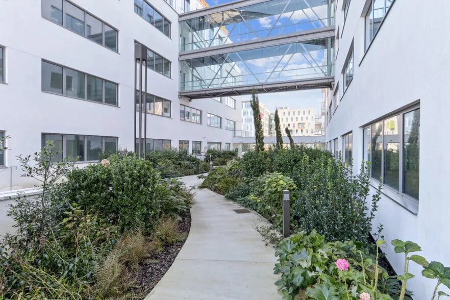 Bureau dans Saint-Herblain à louer - Photo de l’immeuble – Image 2 sur 15