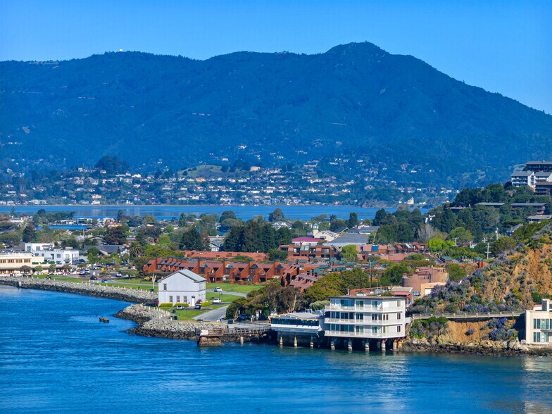 2002 Paradise Dr, Tiburon, CA à vendre - Photo de l’immeuble – Image 2 sur 38