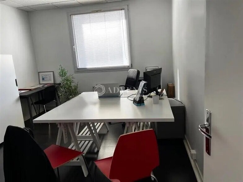 Bureau dans Saint-Avertin à louer - Photo de l’immeuble – Image 3 sur 5