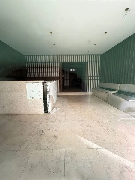 Local commercial dans Paris à louer - Photo intérieure – Image 2 sur 3