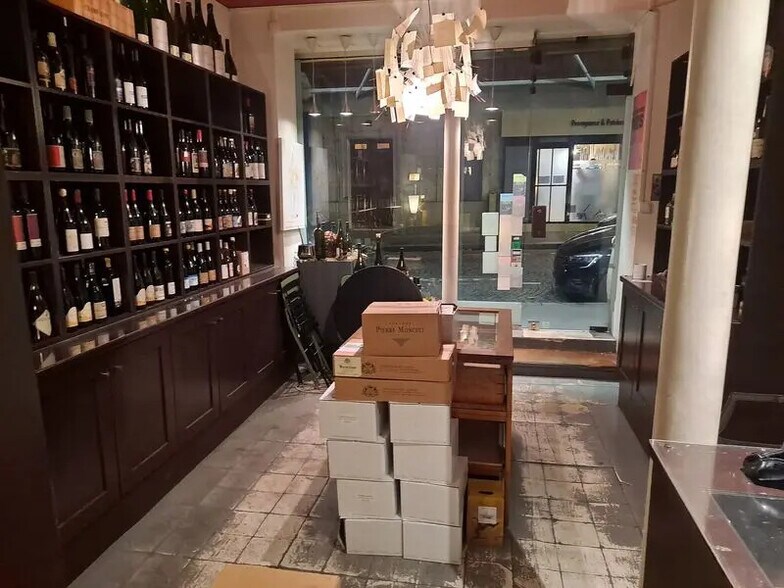 Local commercial dans Paris à louer - Photo intérieure – Image 3 sur 5