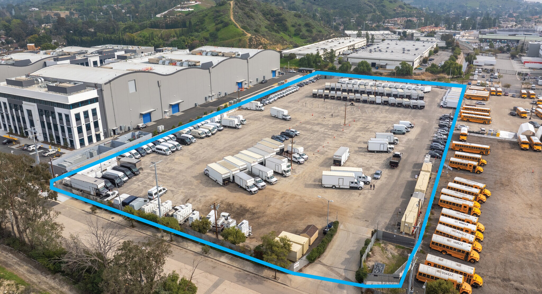 11120 W Peoria St, Sun Valley, CA à louer Photo principale– Image 1 sur 5