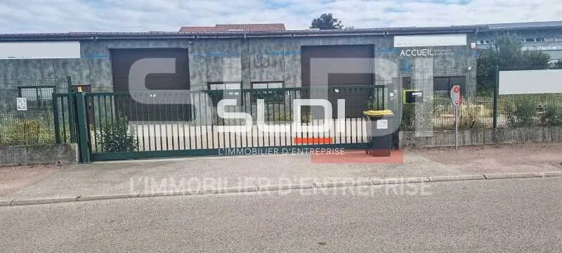 Local d’activités dans Château-Gaillard à louer - Photo de l’immeuble – Image 1 sur 6