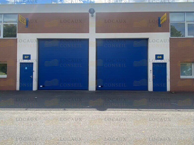 Bureau dans SAINT-OUEN-L'AUMONE à louer - Photo de l’immeuble – Image 1 sur 36