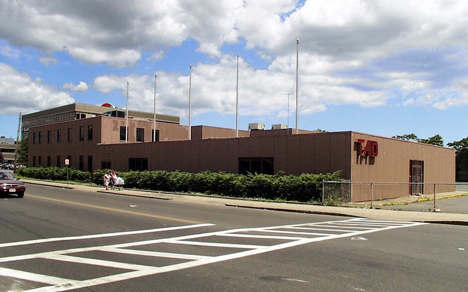 45-47 Spruce St, Chelsea, MA à louer - Photo de l’immeuble – Image 1 sur 3