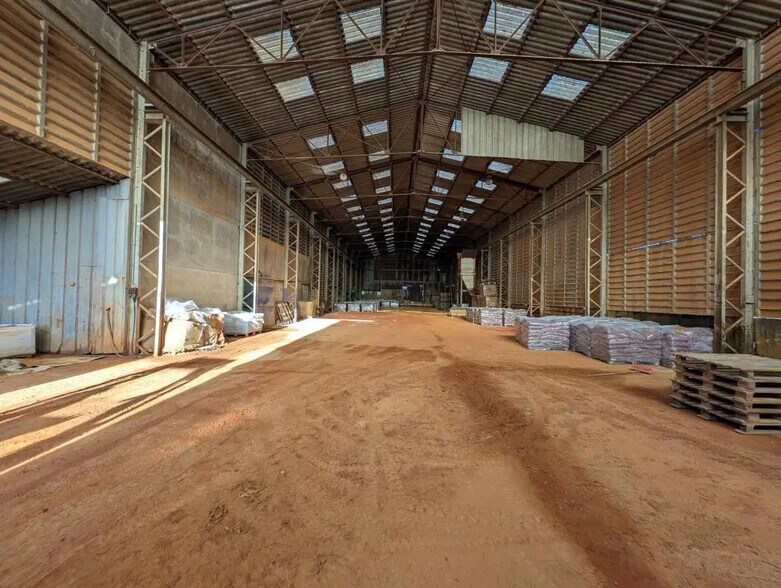 Industriel/Logistique dans Précy-sur-Oise à vendre - Photo de l’immeuble – Image 1 sur 5