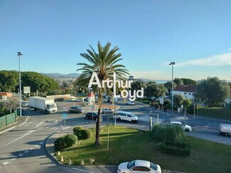 Plus de détails pour Local commercial à louer