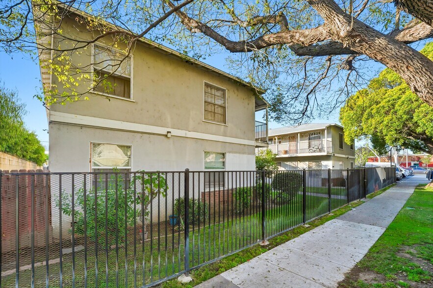 116 S Orange Ave, Santa Ana, CA à vendre - Photo de l’immeuble – Image 2 sur 12