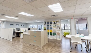 1320 Centre St, Newton, MA à louer Numérisation 3D Matterport– Image 1 sur 2