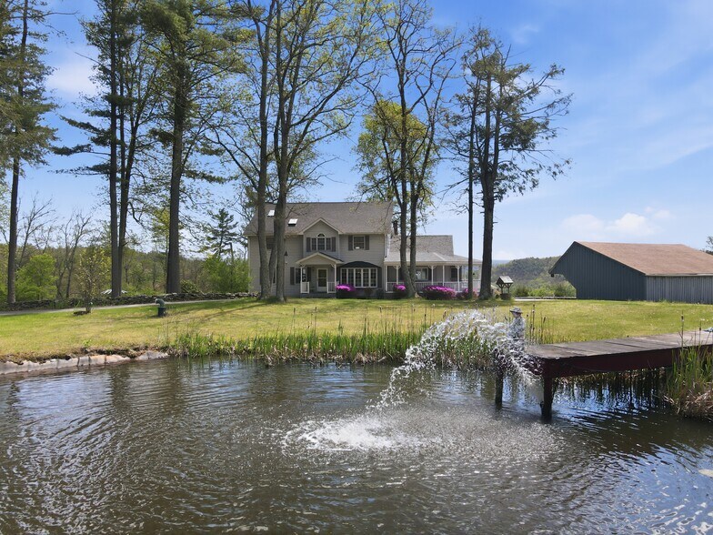 120 Milford Hill Ln, Milford, PA à vendre - Photo de l’immeuble – Image 3 sur 65