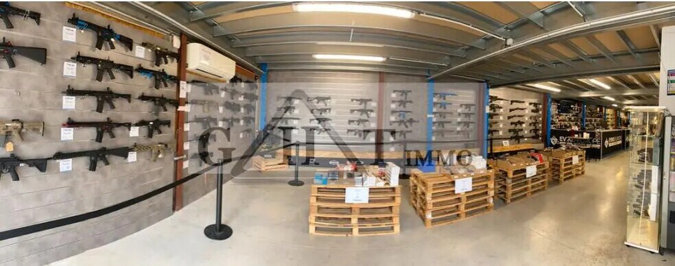 Industriel/Logistique dans Brie-Comte-Robert à louer - Photo de l’immeuble – Image 3 sur 4