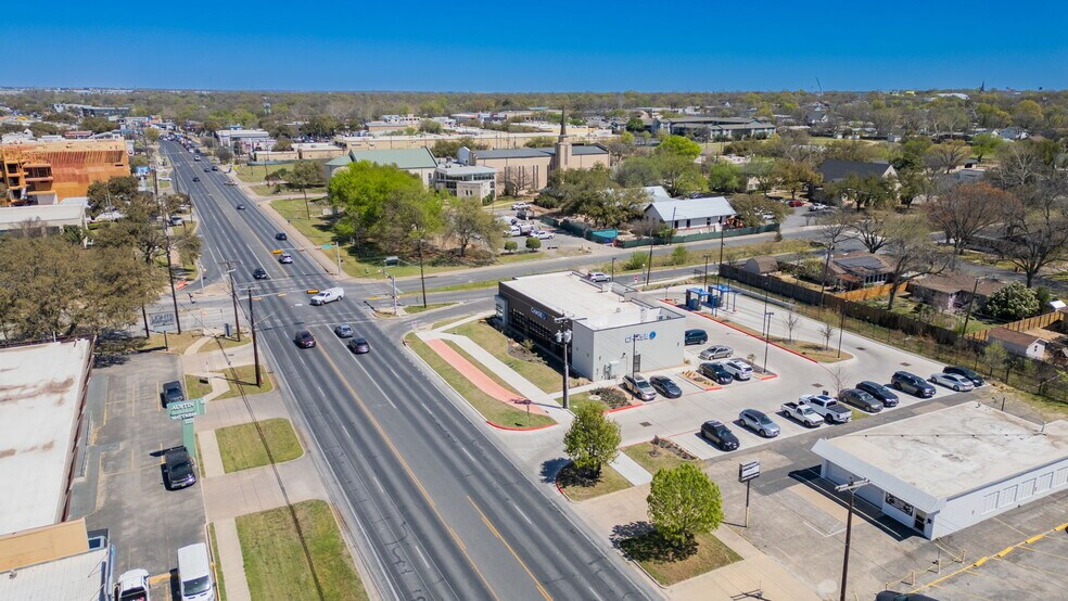 7545 Burnet Rd, Austin, TX à vendre - Photo de l’immeuble – Image 3 sur 8