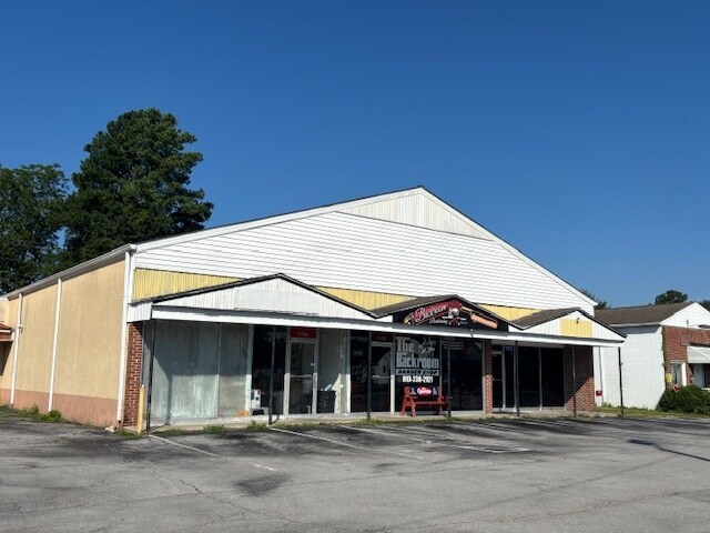 109 Henderson Dr, Jacksonville, NC à vendre - Photo de l’immeuble – Image 2 sur 10