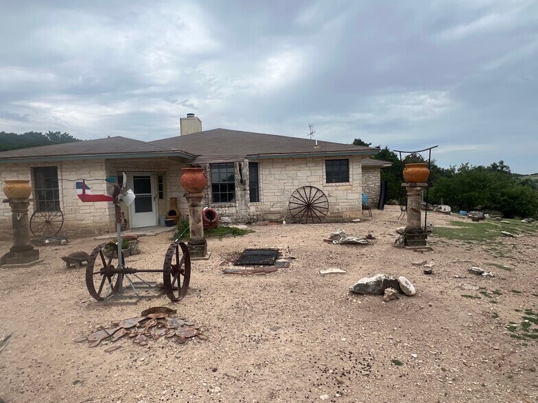 20239 Stillman Valley Rd, Florence, TX à vendre - Photo principale – Image 1 sur 15