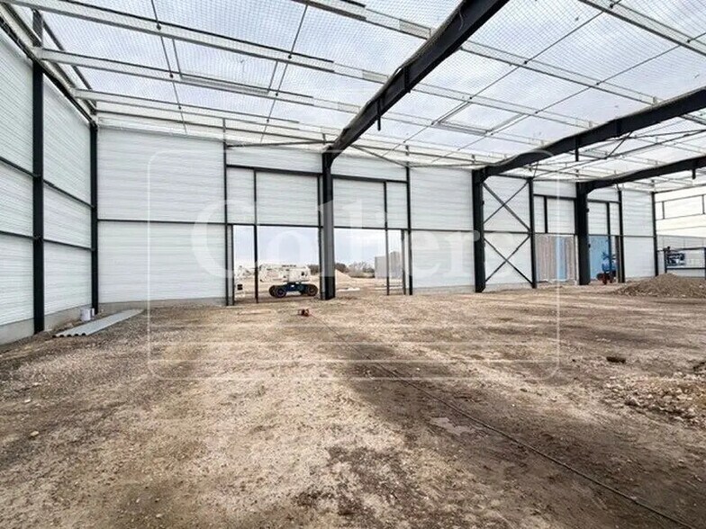 Local d'activités dans Marignane à vendre - Photo de la construction – Image 2 sur 19