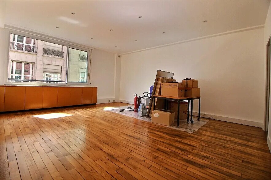 Bureau dans Paris à louer - Photo de l’immeuble – Image 2 sur 5