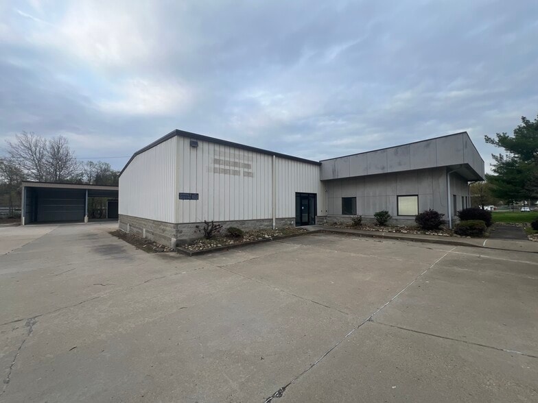 313 Country Club Rd, Meadow Lands, PA à louer - Photo de l’immeuble – Image 2 sur 61