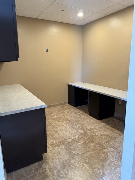 8249-8251 W Thunderbird Rd, Peoria, AZ à louer - Photo intérieure – Image 2 sur 15