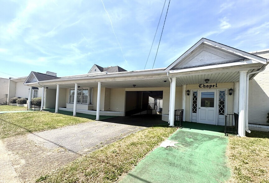 2025 N Main St, Danville, VA à vendre - Photo de l’immeuble – Image 2 sur 81