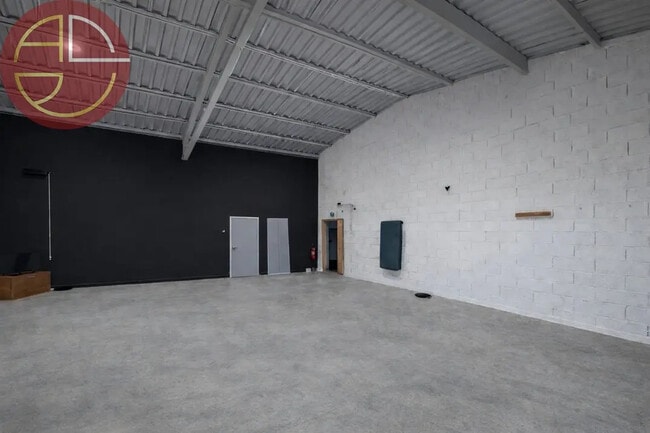 Plus de détails pour Industriel/Logistique à vendre