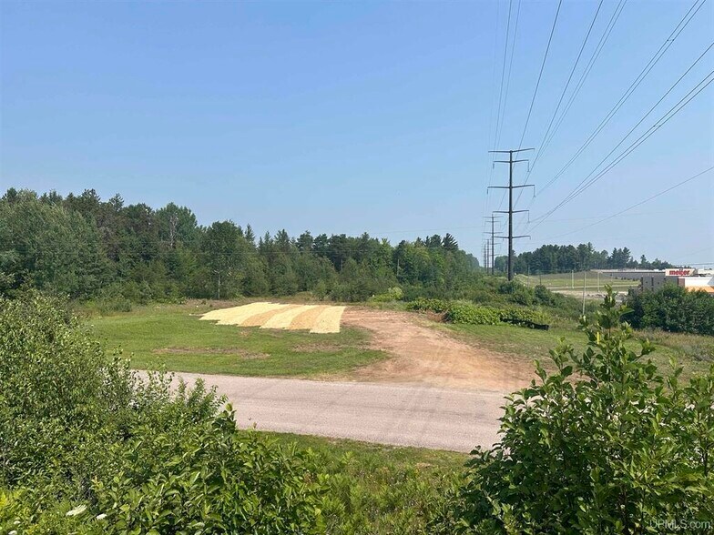 420 Brickyard Rd, Marquette, MI à vendre - Photo de l’immeuble – Image 1 sur 15