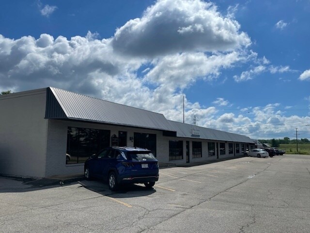 215 E Franklin St, Tupelo, MS à louer - Photo de l’immeuble – Image 1 sur 1