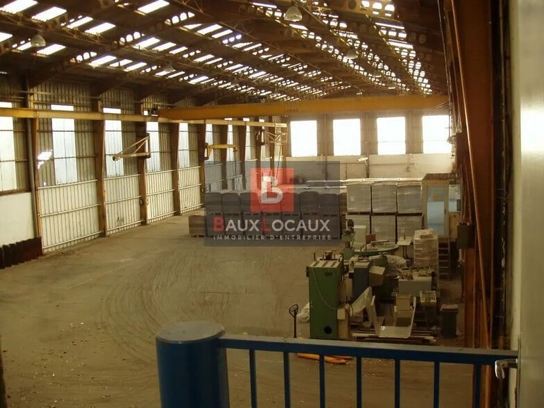 Local d'activités dans Arles à vendre - Photo de l’immeuble – Image 3 sur 11