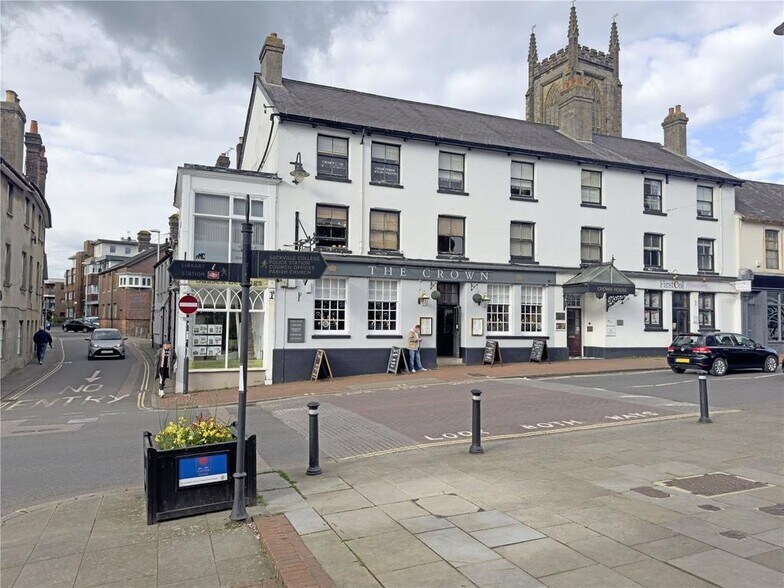 High St, East Grinstead à louer - Photo de l’immeuble – Image 1 sur 2