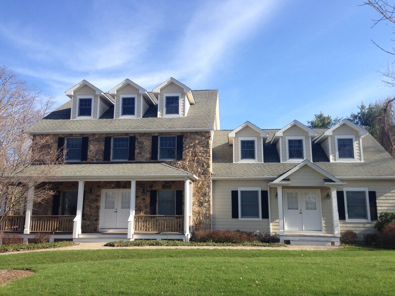 408 Main St, Chester, NJ à louer - Photo de l’immeuble – Image 1 sur 9