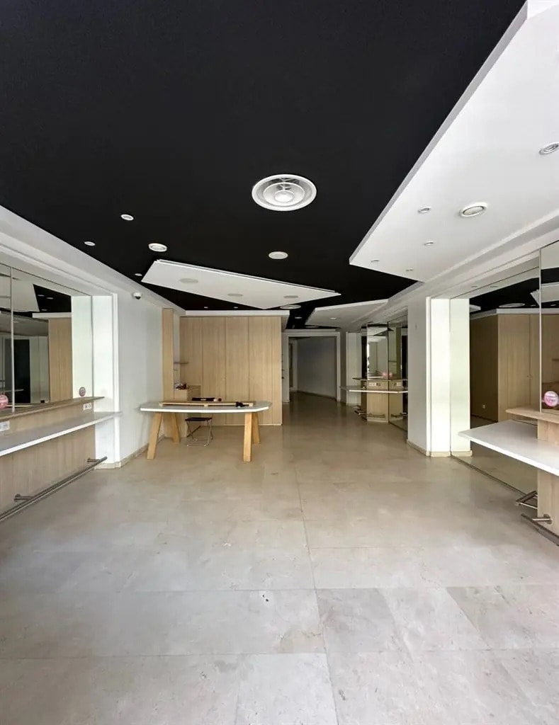 Local commercial dans Paris à vendre Photo intérieure– Image 1 sur 5