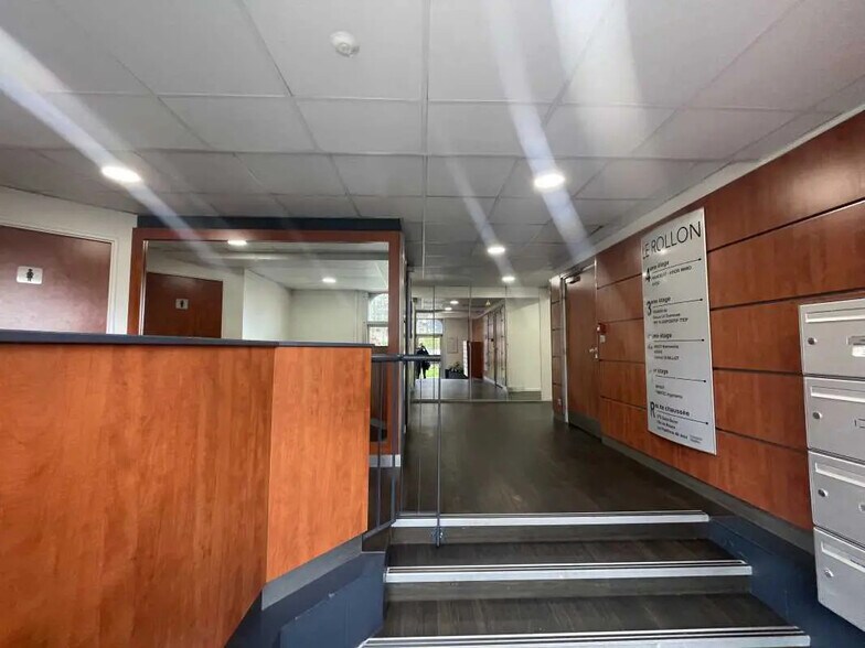 Bureau dans Rouen à louer - Hall d’entrée – Image 3 sur 12