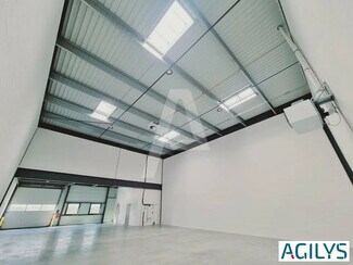 Plus de détails pour Local d'activités à louer