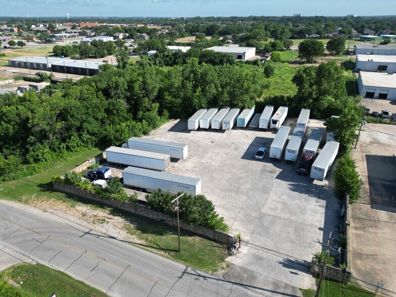 2802 S Pipeline Rd, Euless, TX à louer - Photo de l’immeuble – Image 2 sur 7
