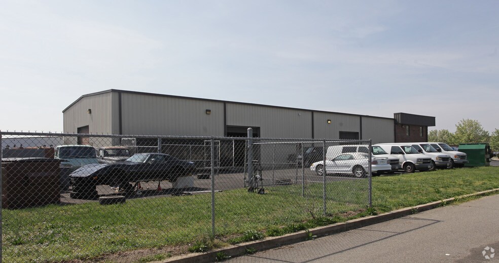 11805 Pika Dr, Waldorf, MD à louer - Photo de l’immeuble – Image 3 sur 5