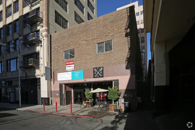 767 Santee St, Los Angeles, CA à louer - Photo de l’immeuble – Image 2 sur 2